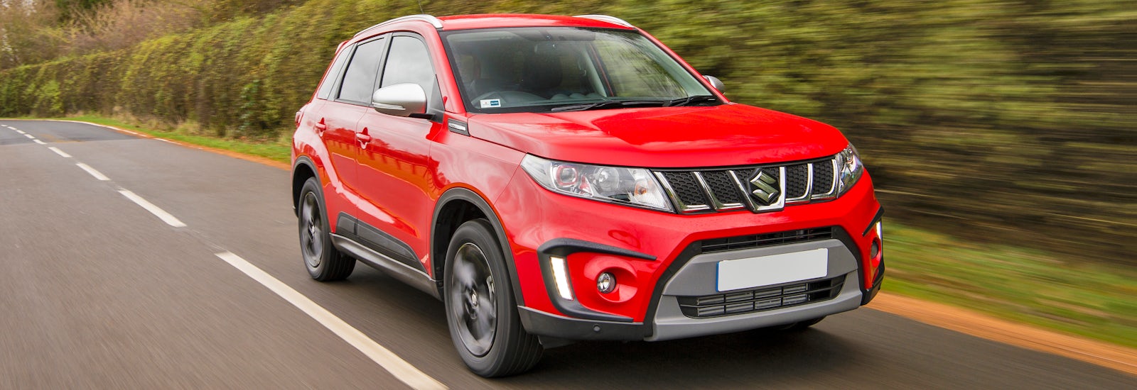 2018 suzuki vitara red driving front