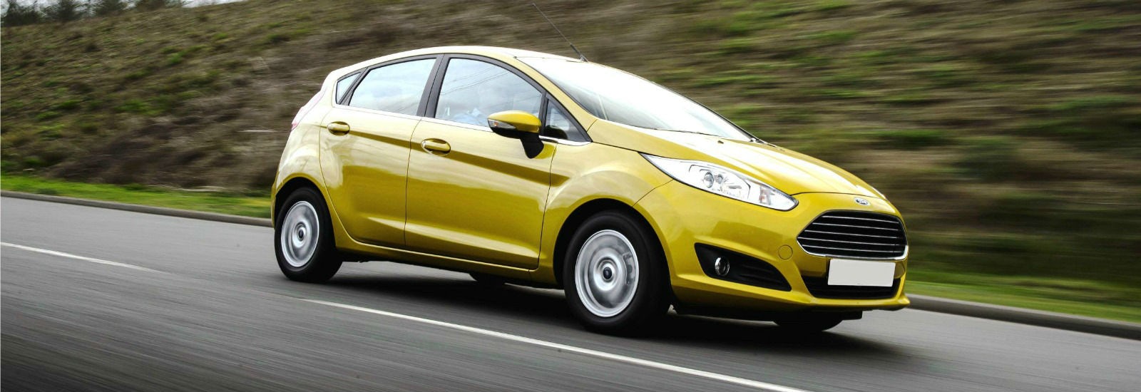 2017 ford fiesta green driving front