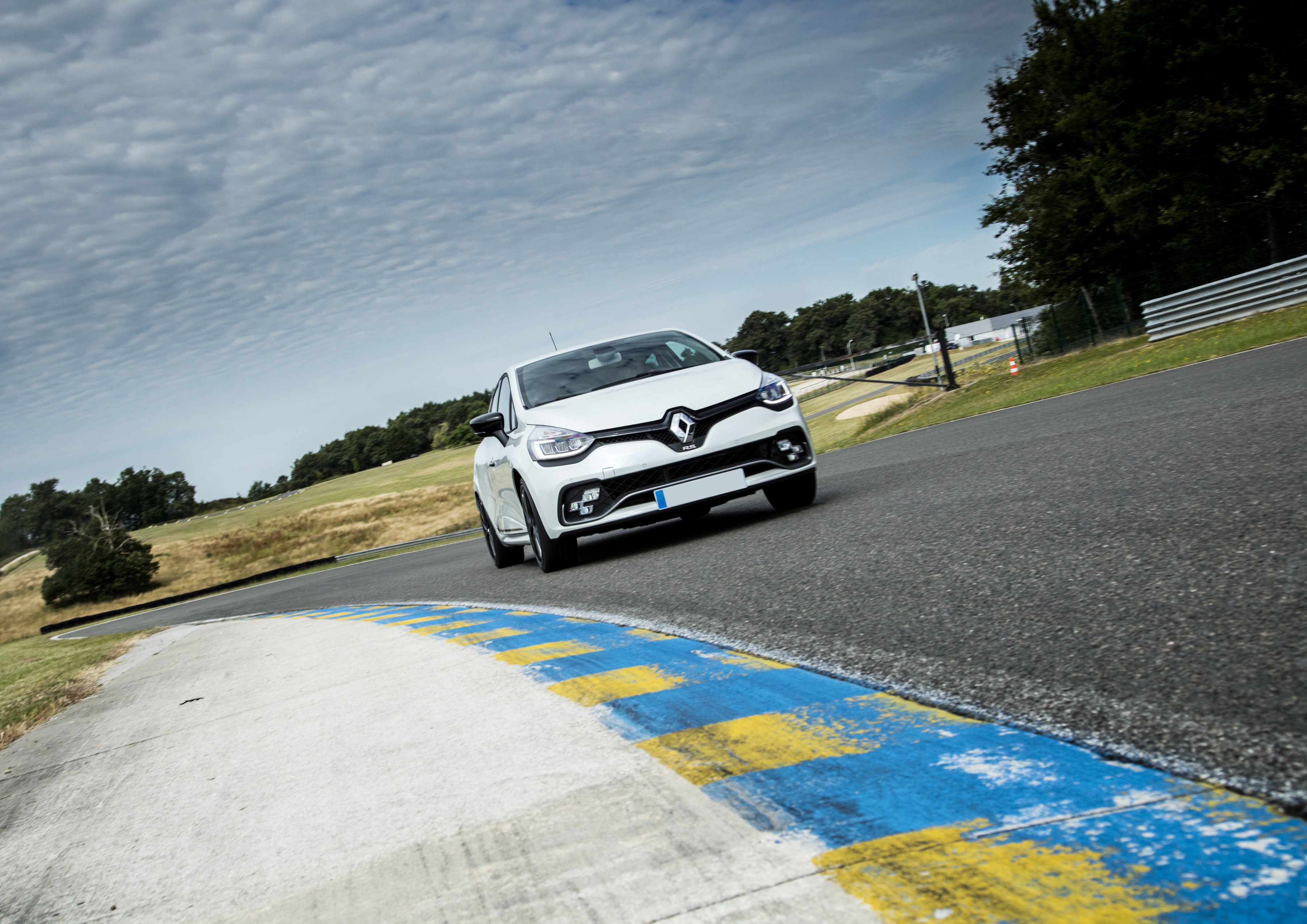 New Renault Clio Renaultsport Review carwow