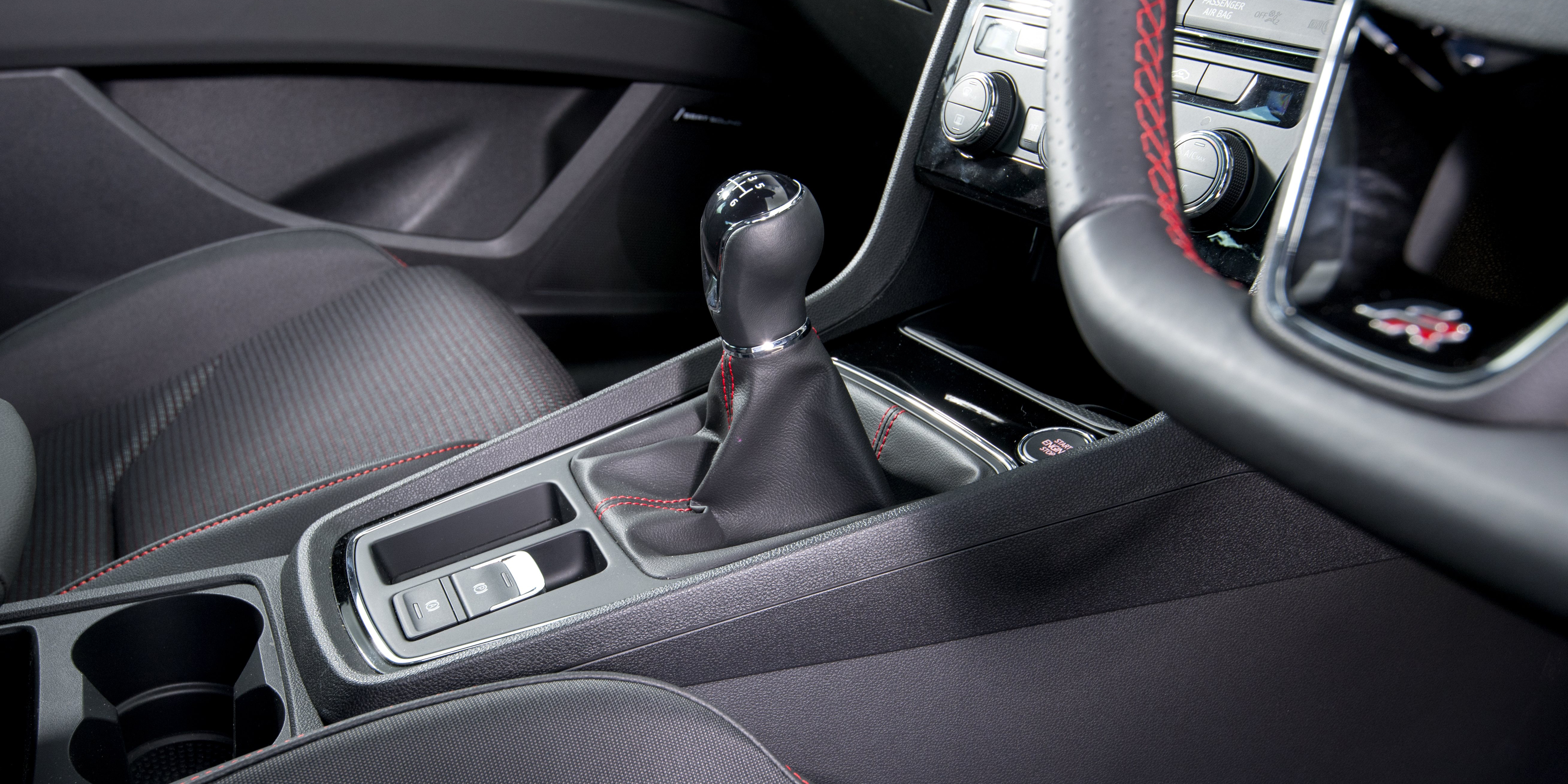 seat-leon-review-carwow