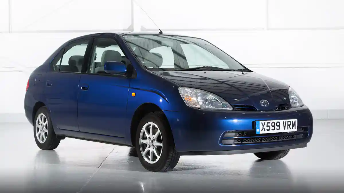 Driving the original Toyota Prius: how does it compare to the latest ...
