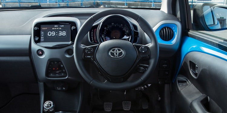 betale Brawl ulæselig Toyota Aygo Interior & Infotainment | carwow