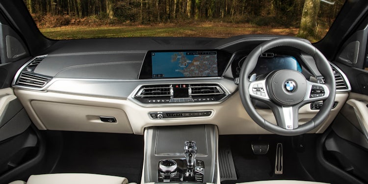 BMW X5 Interior Infotainment | carwow