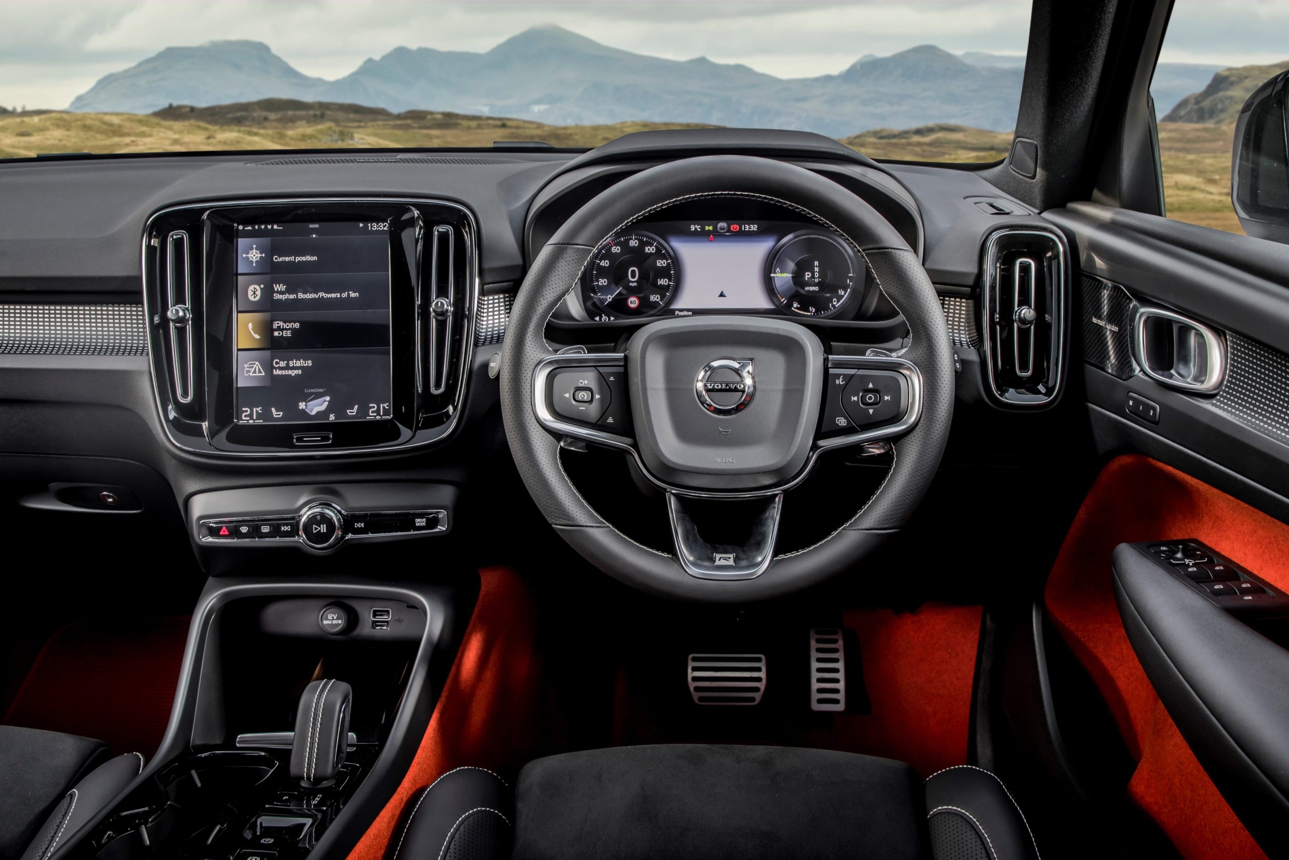 Volvo XC40 Hybrid Interior & Infotainment Carwow