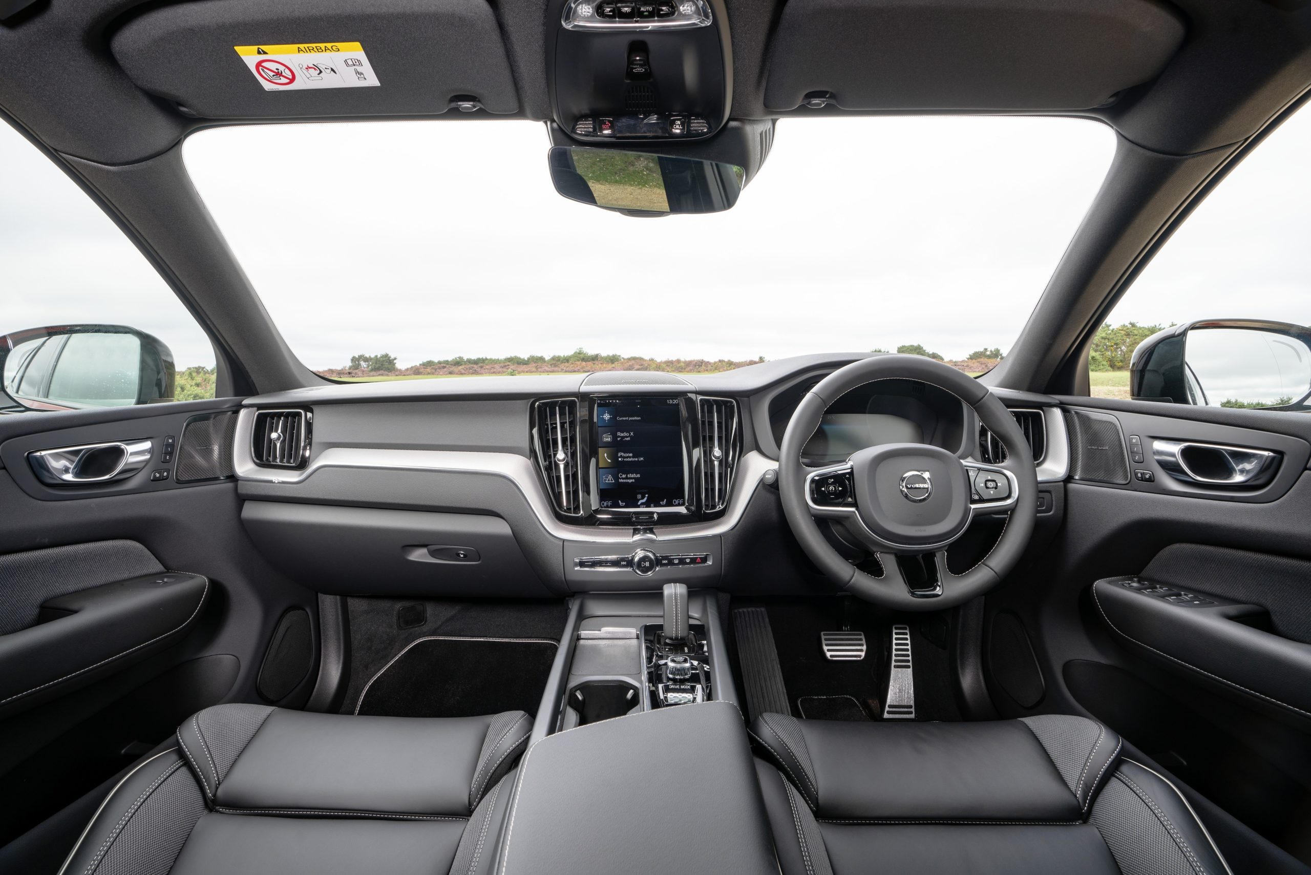 Rood parfum Beschrijvend Volvo XC60 Hybrid Interior & Infotainment | carwow