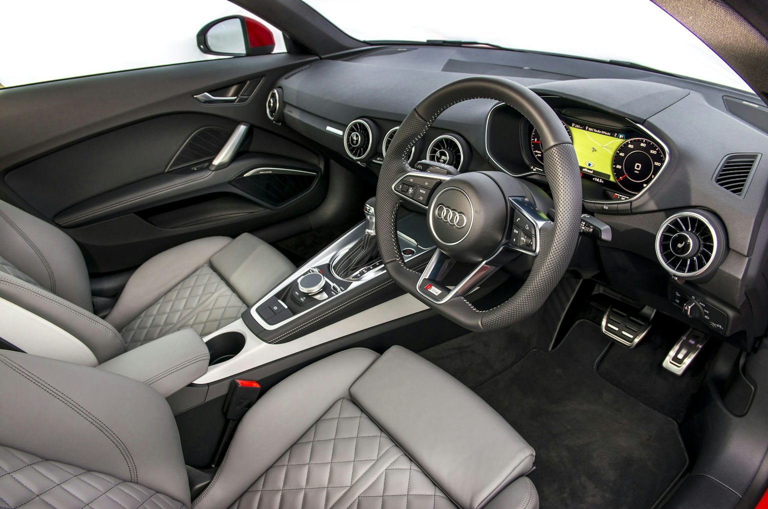 Audi TT Interior & Infotainment carwow