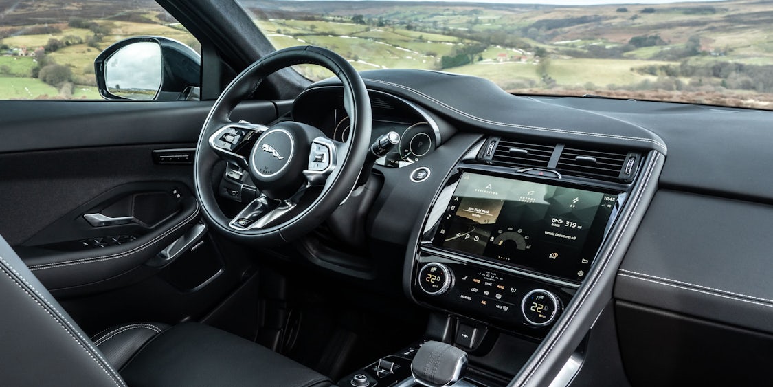 Jaguar EPACE Interior & Infotainment carwow