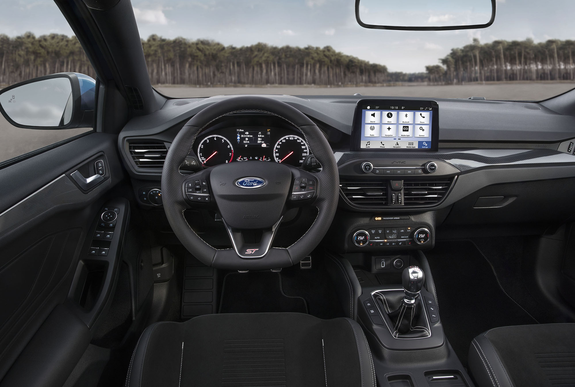 FordFocusST_2019_7.jpg?auto=format&cs=tinysrgb&fit=clip&ixlib=rb-1.1.0&q=60&w=750