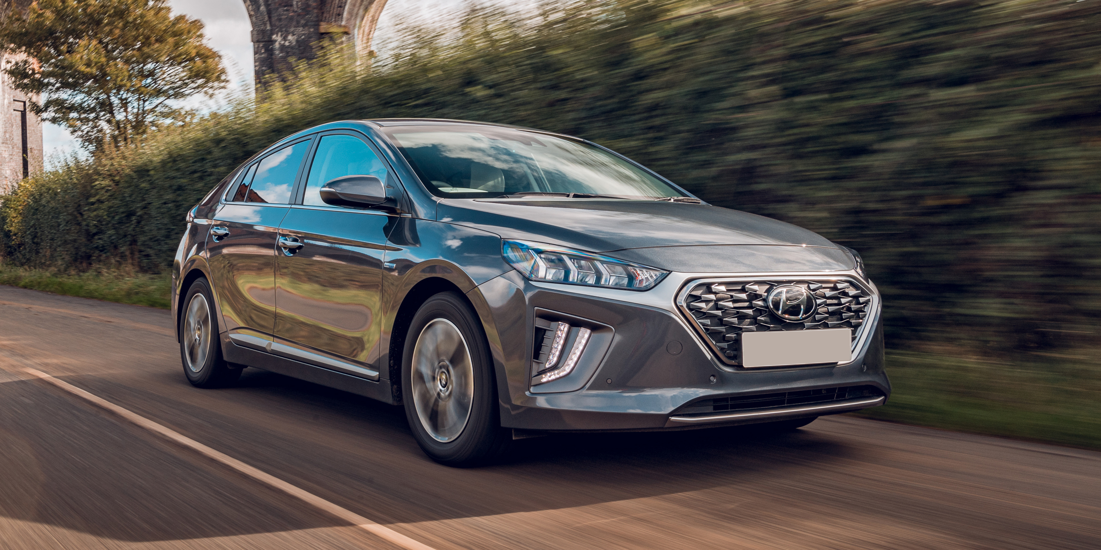 Hyundai Ioniq hybrid Review 2024 Drive, Specs & Pricing carwow