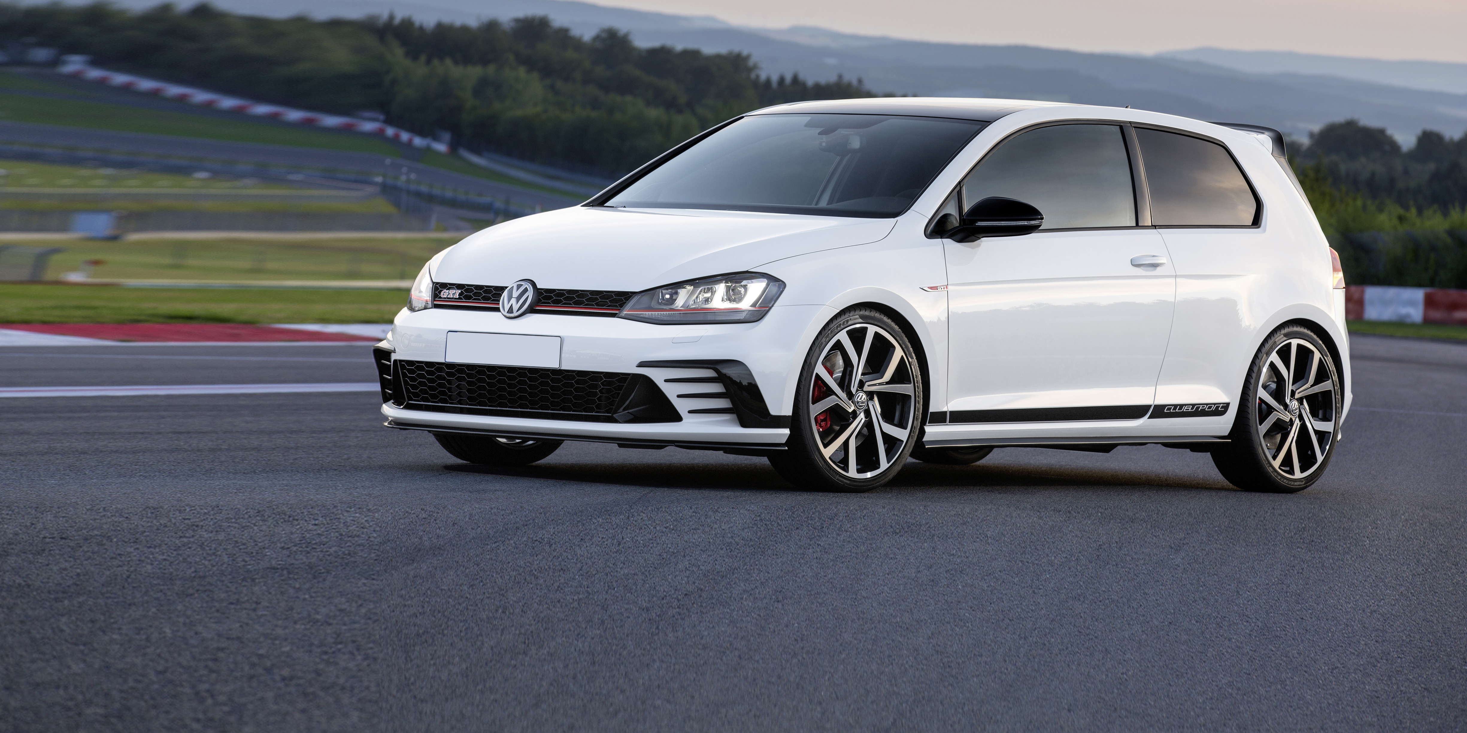 Volkswagen Golf GTI Clubsport Edition 40 Review 2024, Drive, Specs &  Pricing