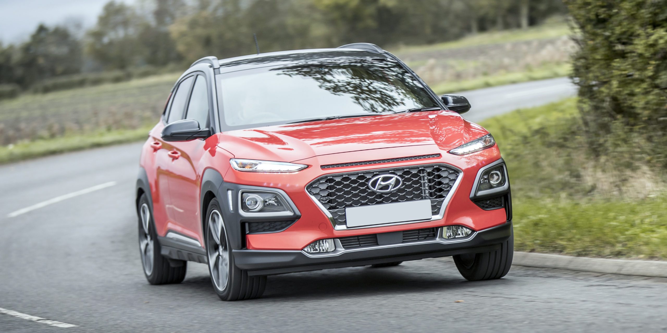 Hyundai Kona Review 2022 | Drive, Specs & Pricing | carwow