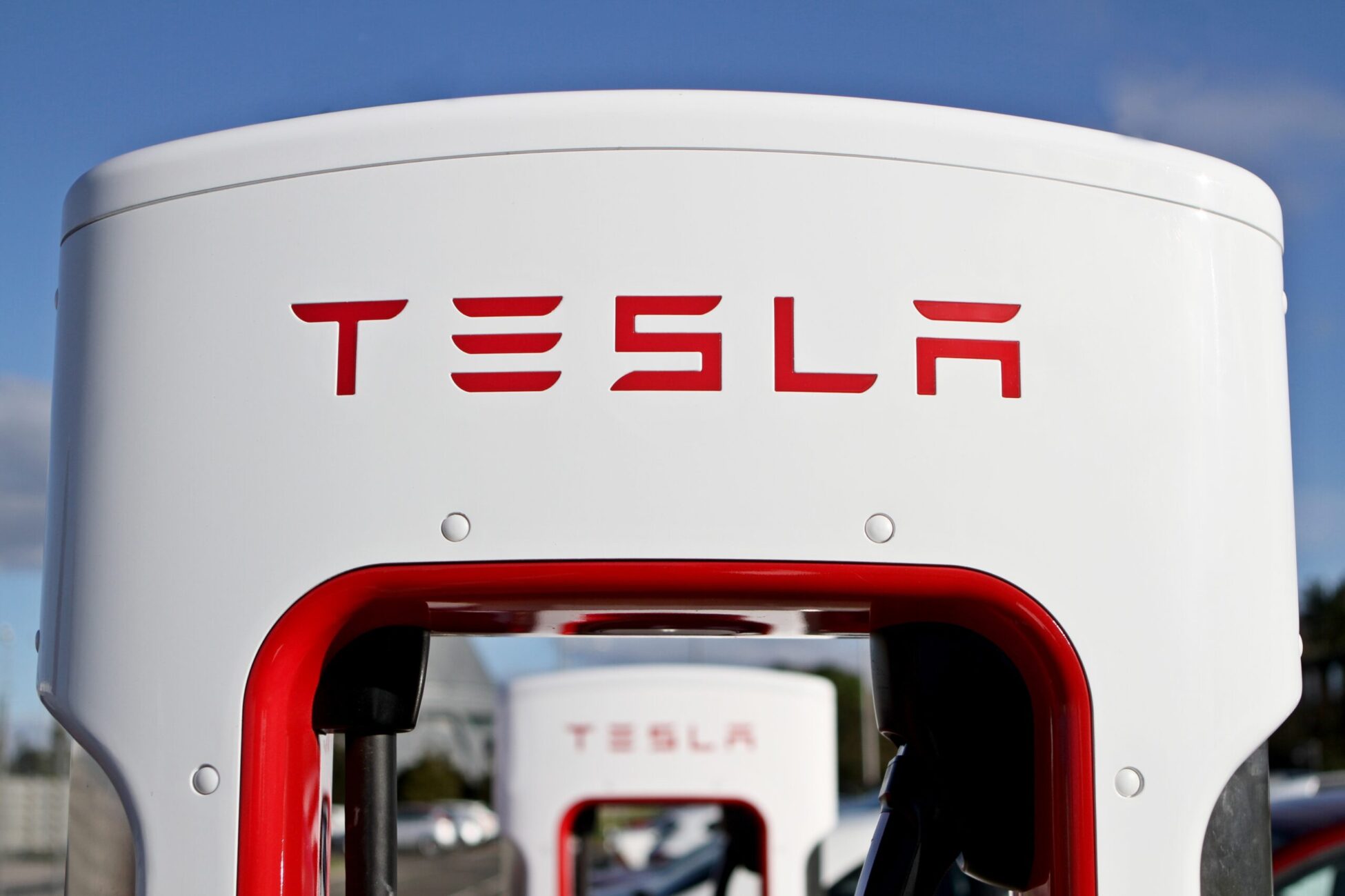 Can non-Tesla cars use Tesla Superchargers? | Carwow