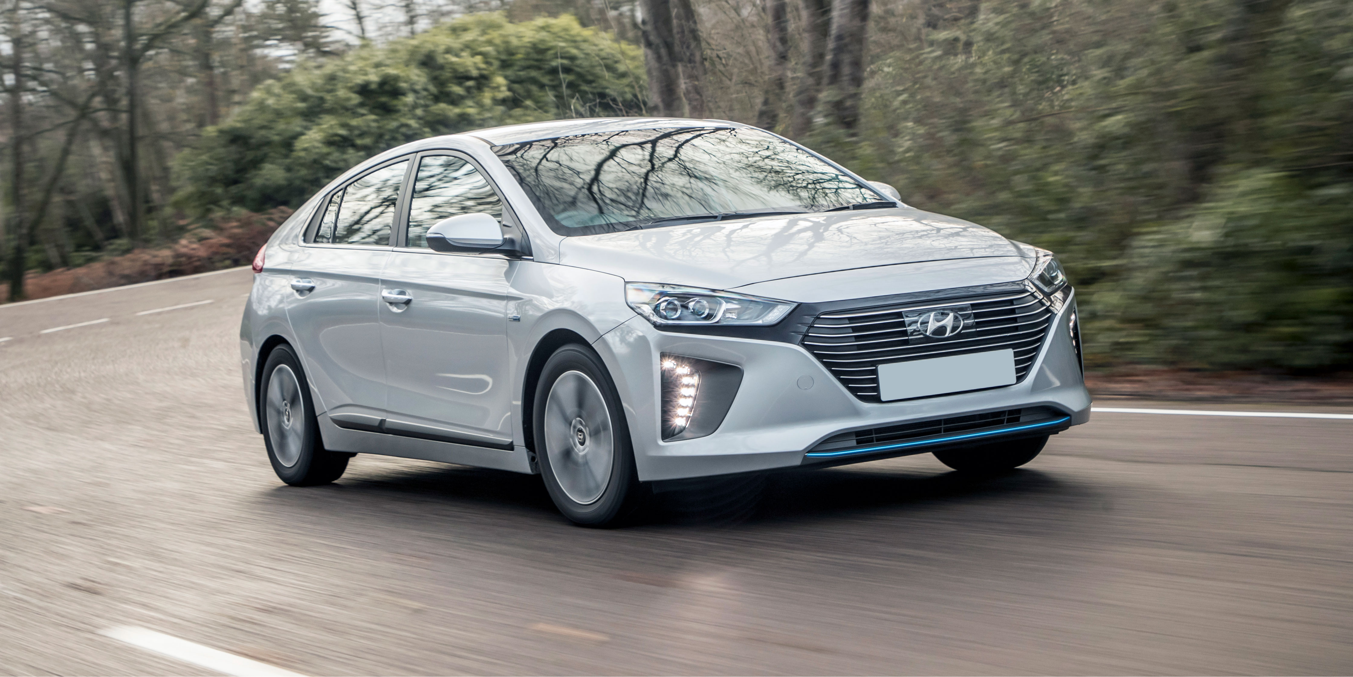 Hyundai Ioniq Plugin Review 2024 Drive, Specs & Pricing carwow