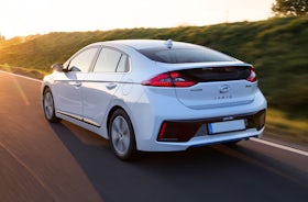 New Hyundai Ioniq Plug In Review Carwow 1 5
