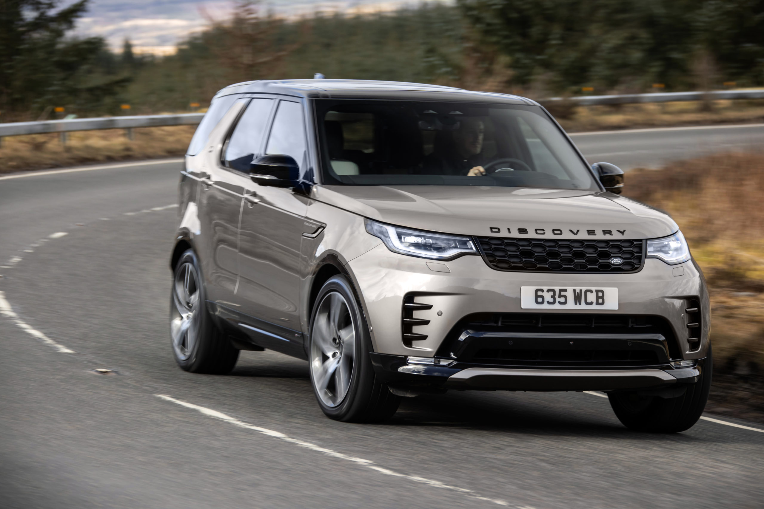 Land Rover Discovery Review 2023 Drive, Specs & Pricing carwow