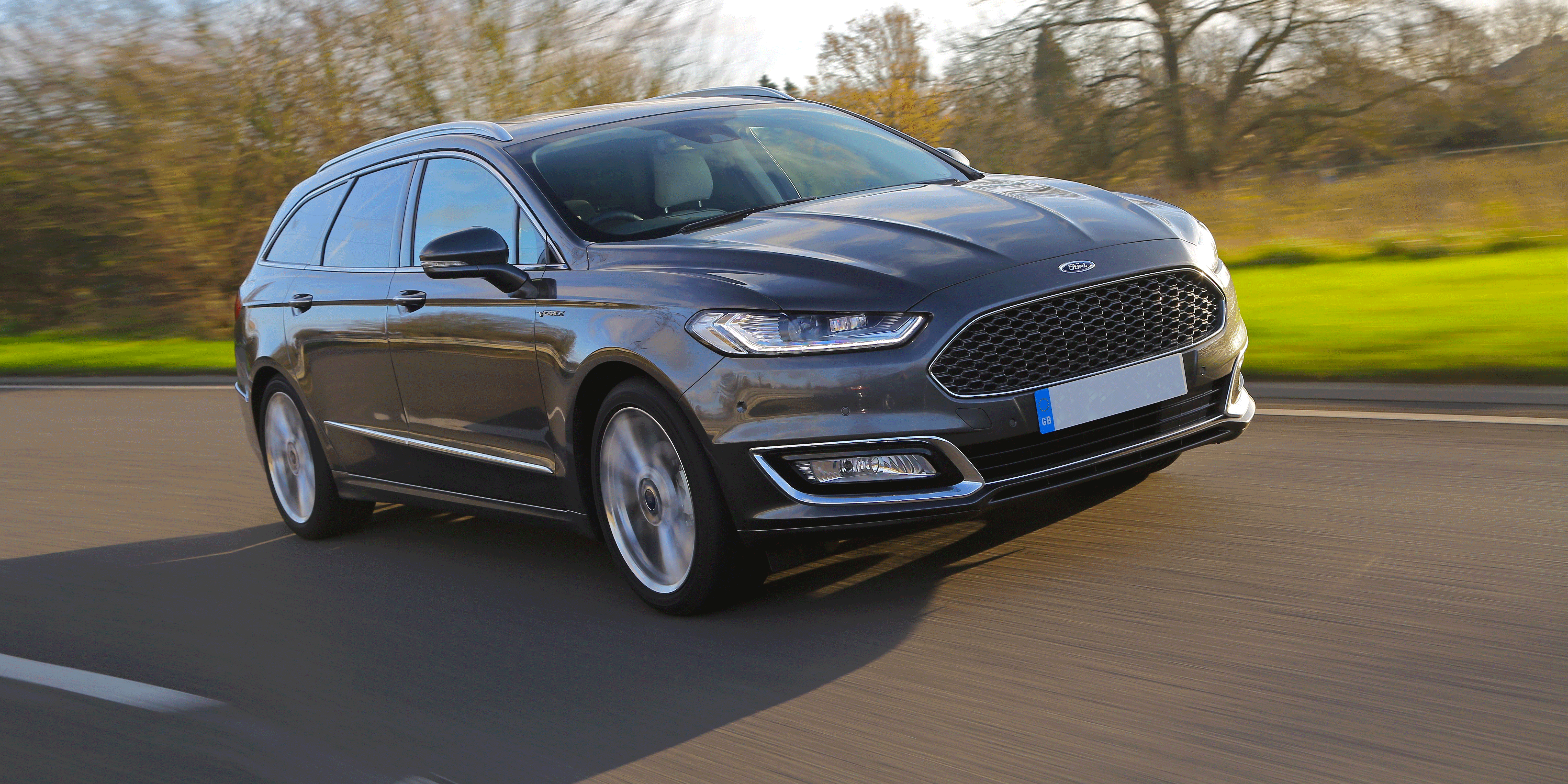 helder optocht hybride Ford Mondeo Vignale Review 2022 | carwow