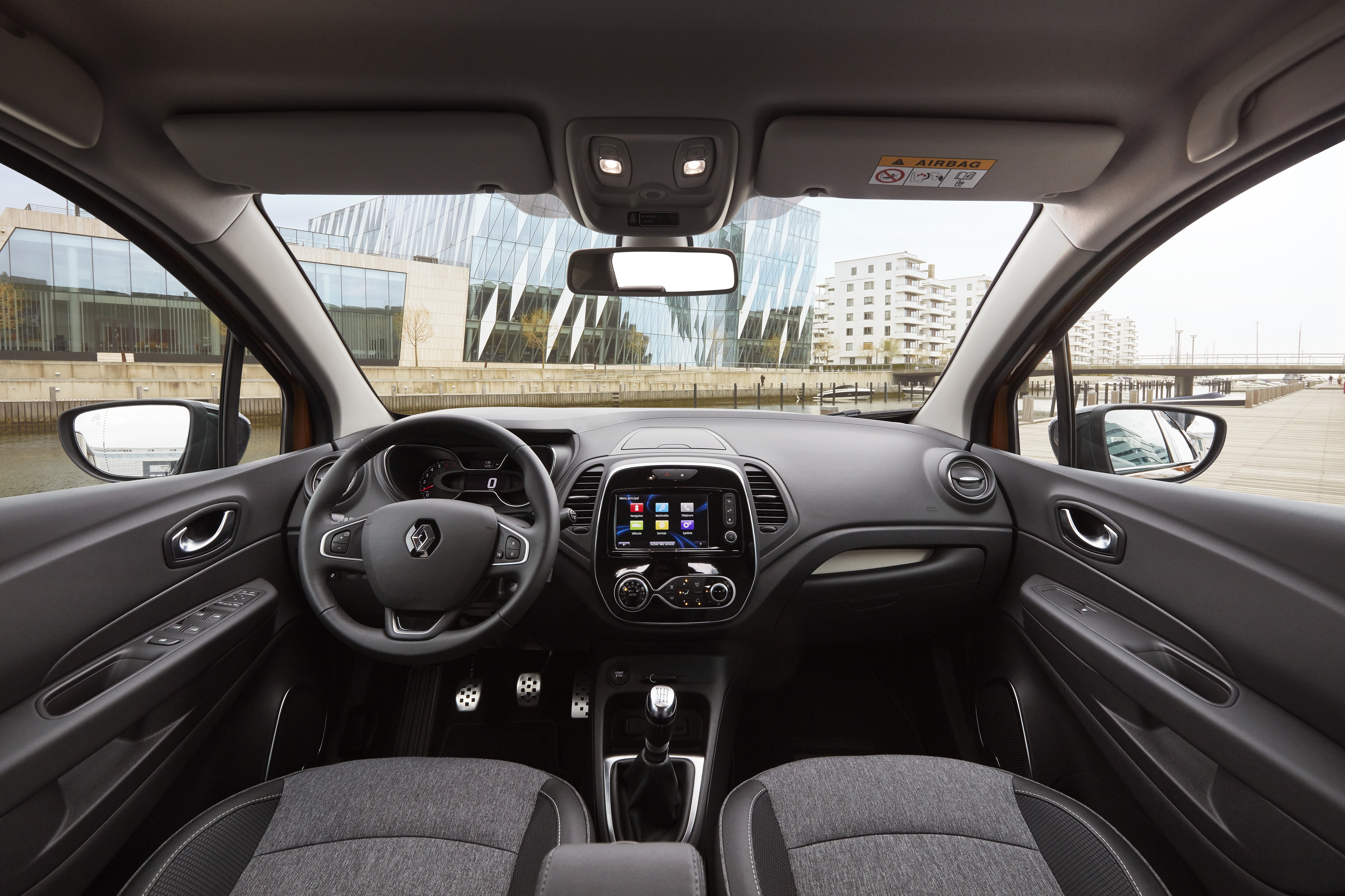 Renault Captur Iconic 2018 Interior