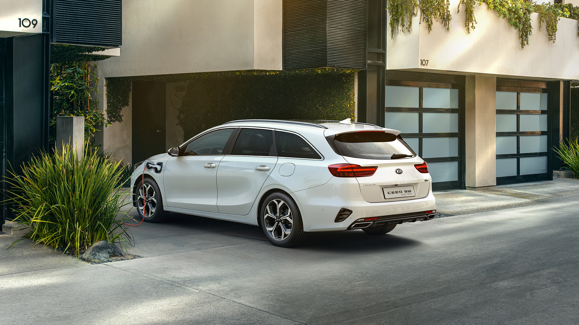 Kia ceed sw plug store in hybrid 2020