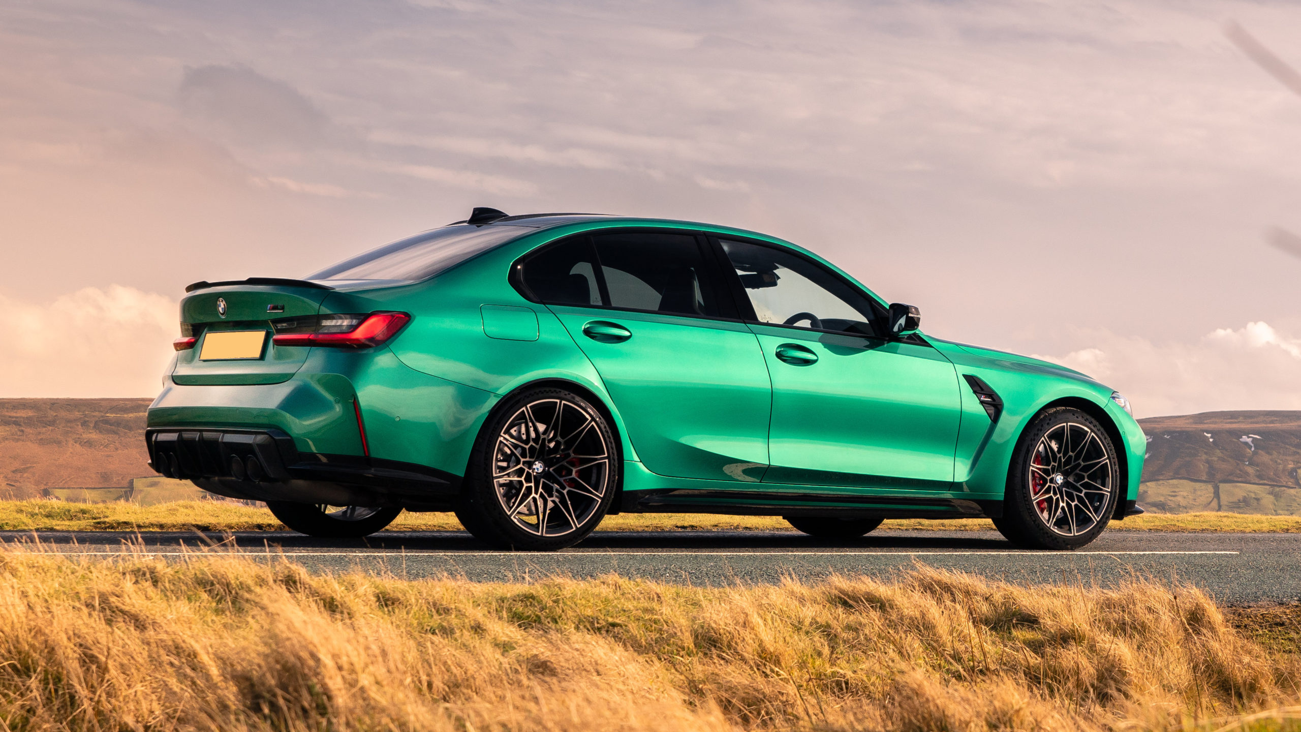 BMW M3 Review 2022 | Drive, Specs & Pricing | carwow