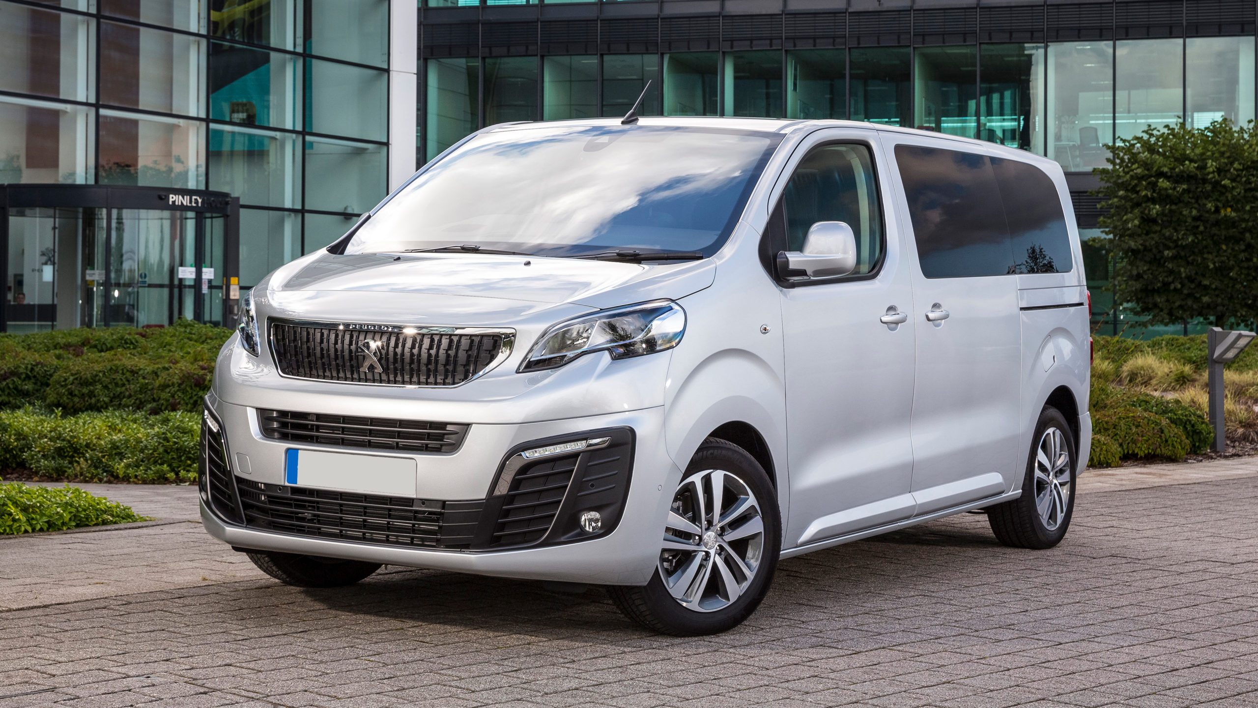 The Best 8 Seater Cars (2021) carwow