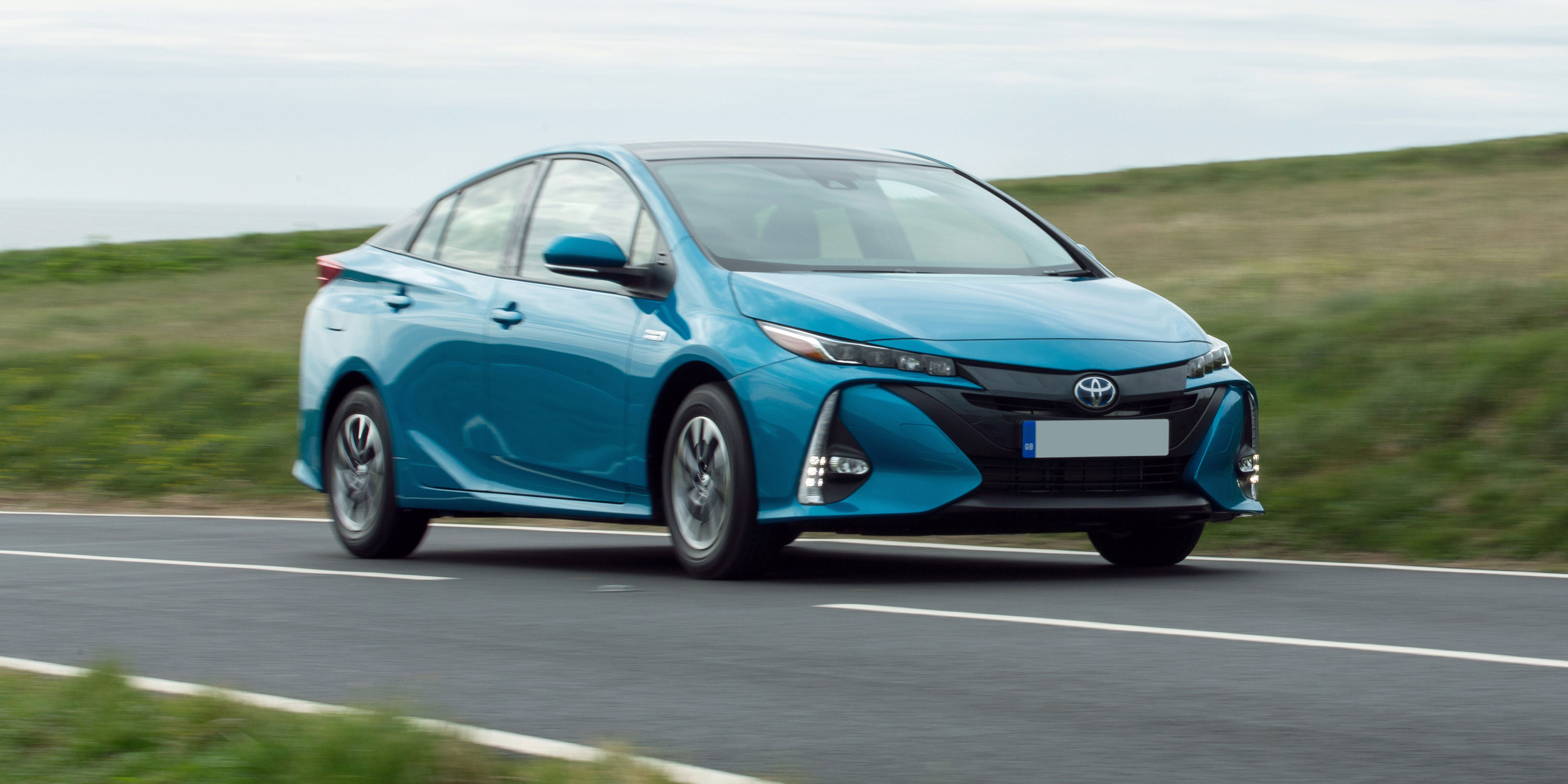 Toyota Prius Plugin Review 2024 Drive, Specs & Pricing carwow