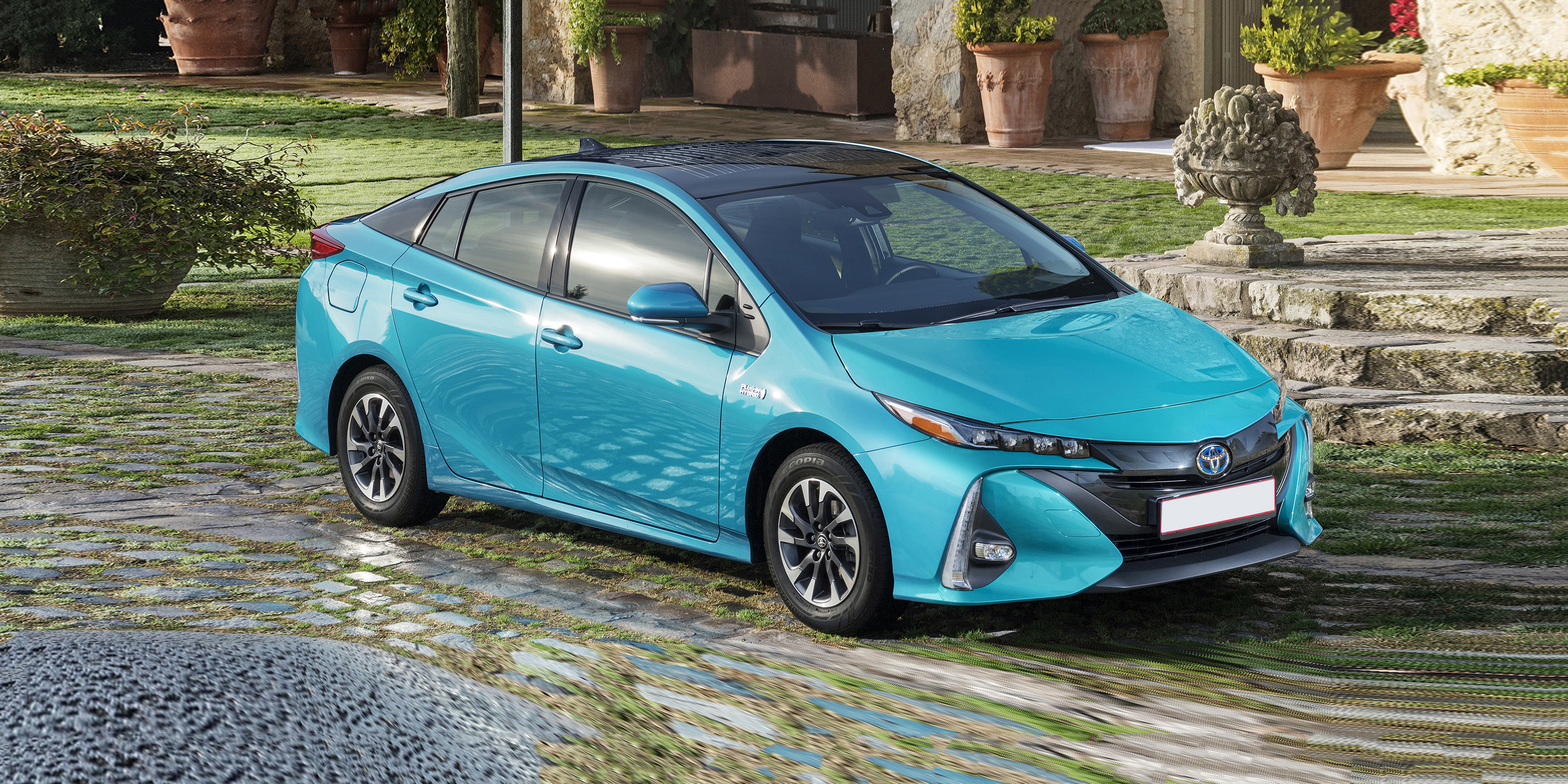 Toyota Prius Plugin Review carwow