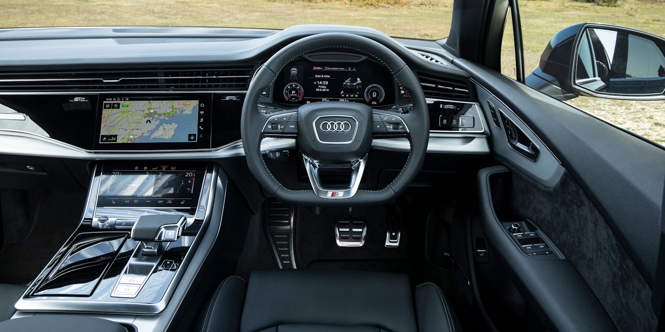Audi Q7 Interior & Infotainment carwow