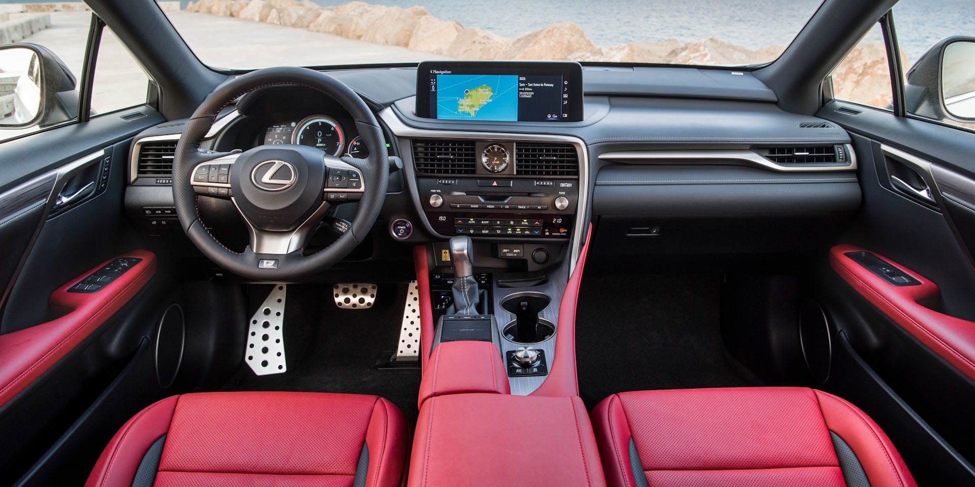 Lexus RX (2015-2022) Interior & Infotainment | carwow