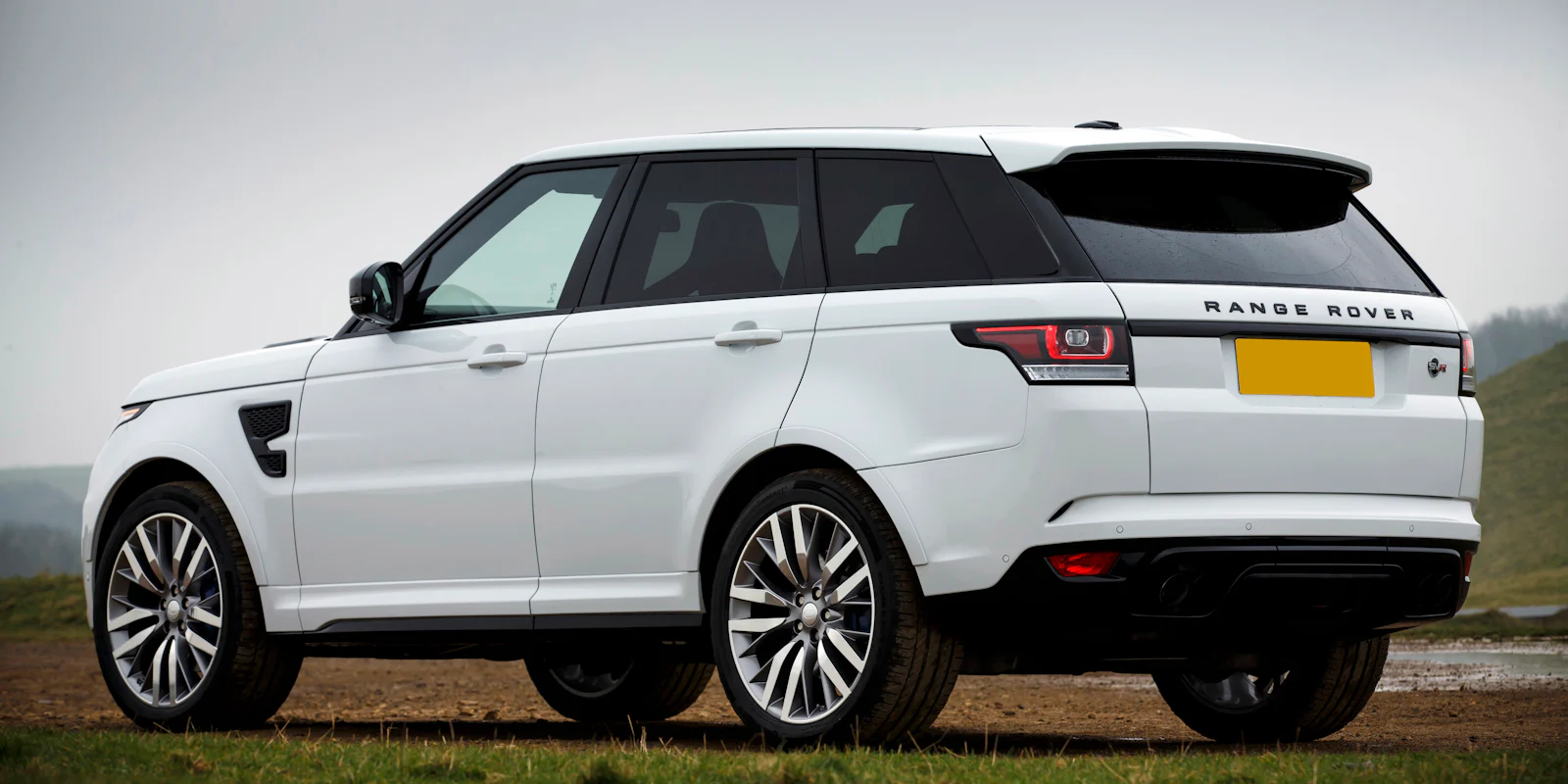 Range Rover Sport SVR Review 2026 | Drive, Specs & Pricing | Carwow