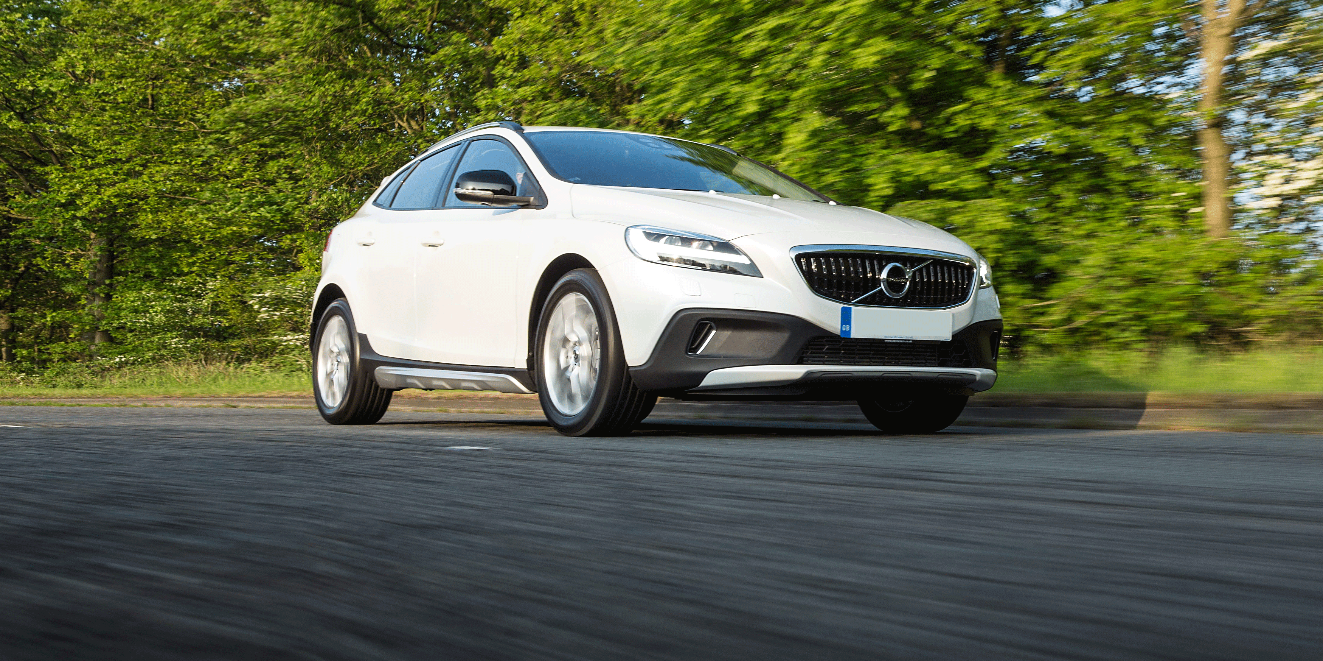Volvo V40 Cross Country Review 2024, Drive, Specs & Pricing