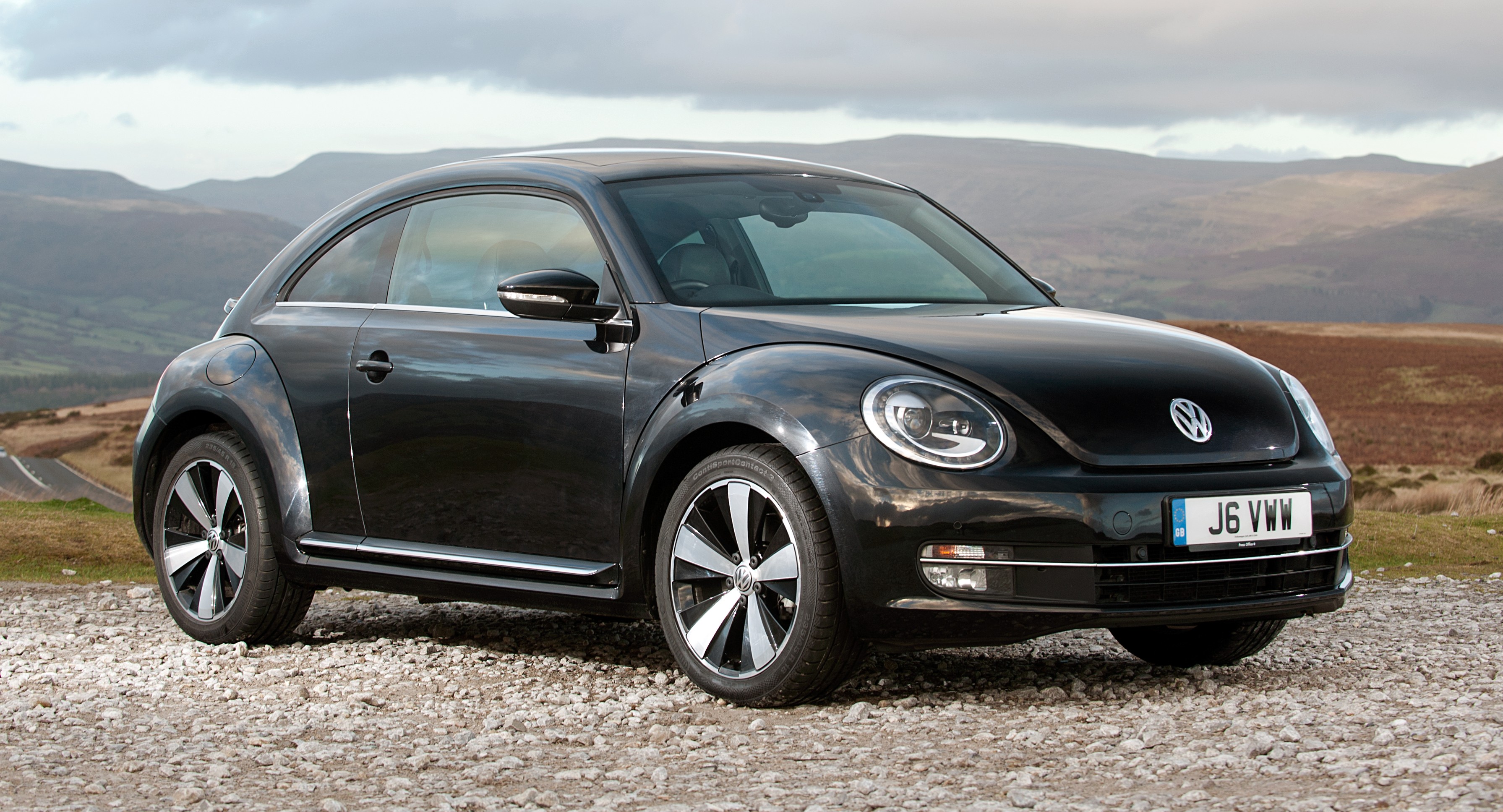 Volkswagen Beetle Review 2024 | Drive, Specs & Pricing | Carwow