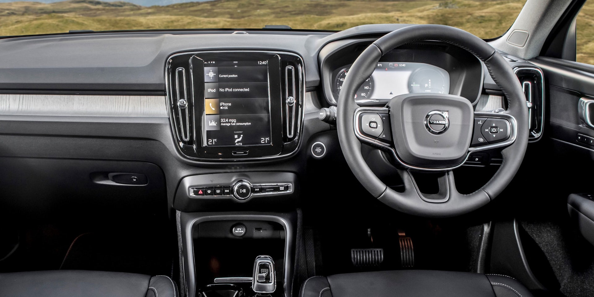 Volvo XC40 Interior & Infotainment carwow