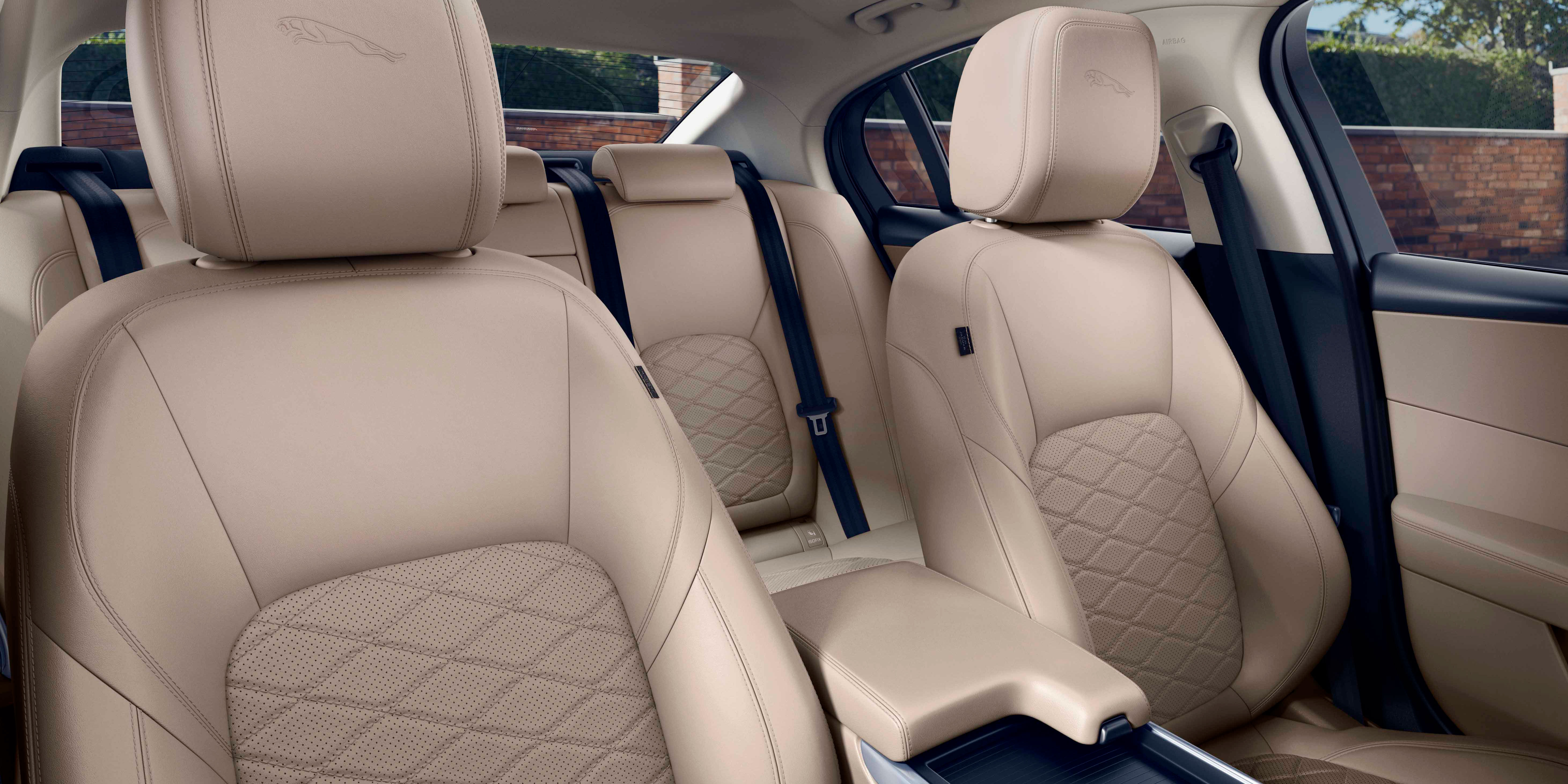 Jaguar XE (2019-2020) Interior & Infotainment