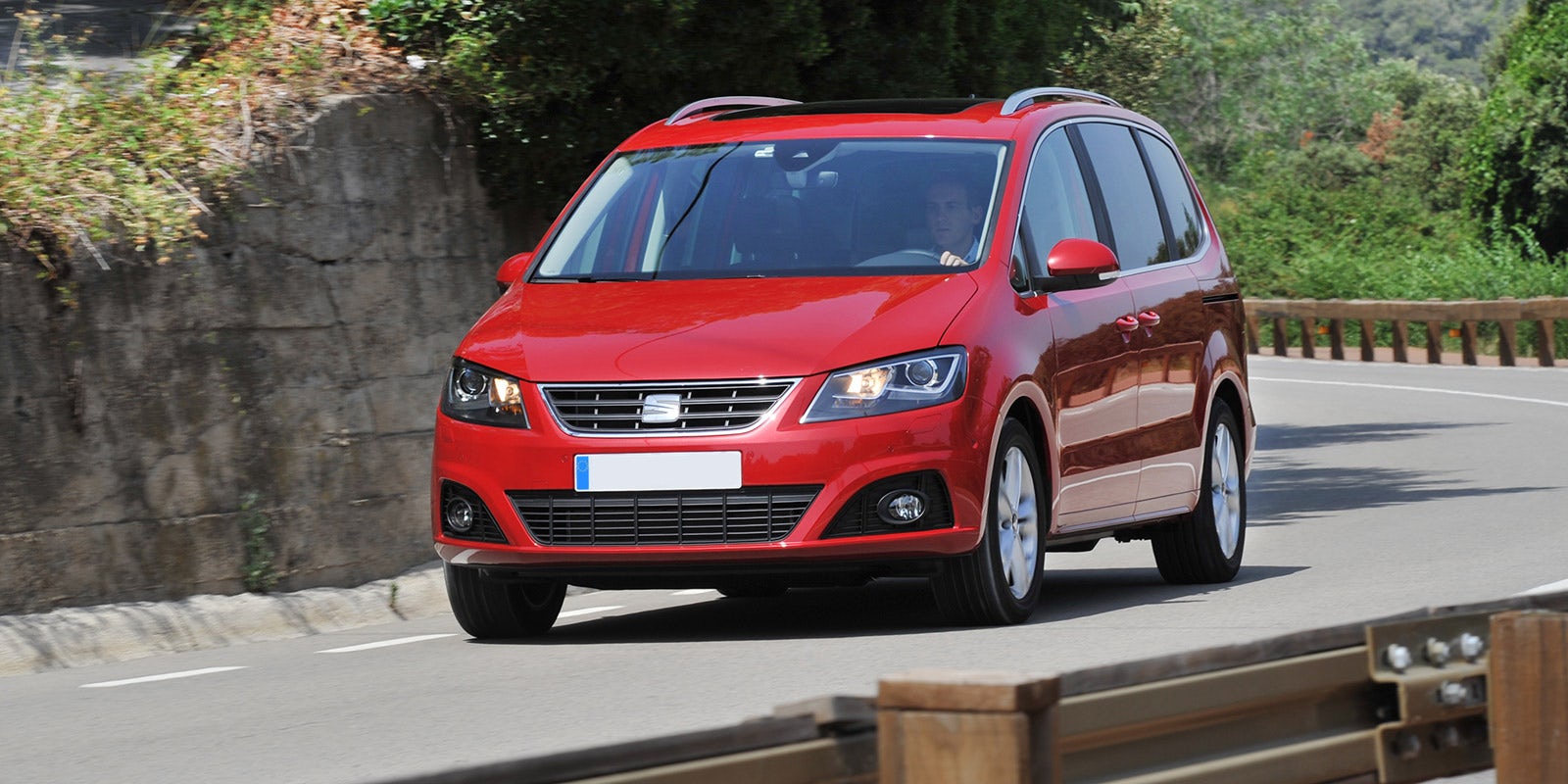 SEAT Alhambra sizes and dimensions guide