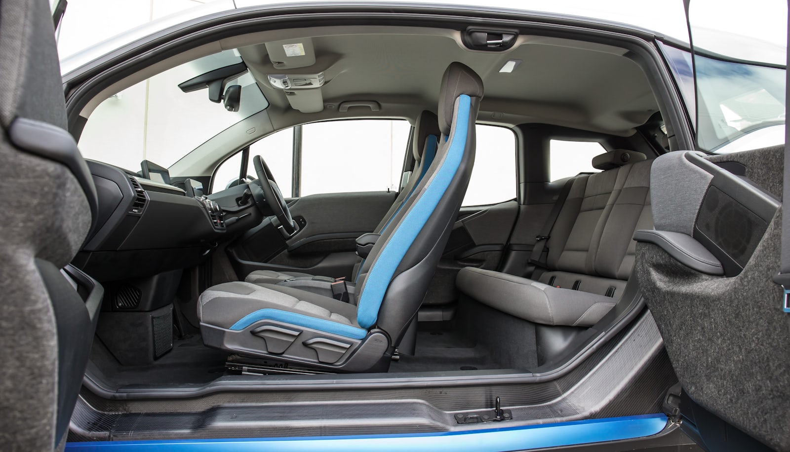 BMW i3 sizes and dimensions guide & legroom | carwow