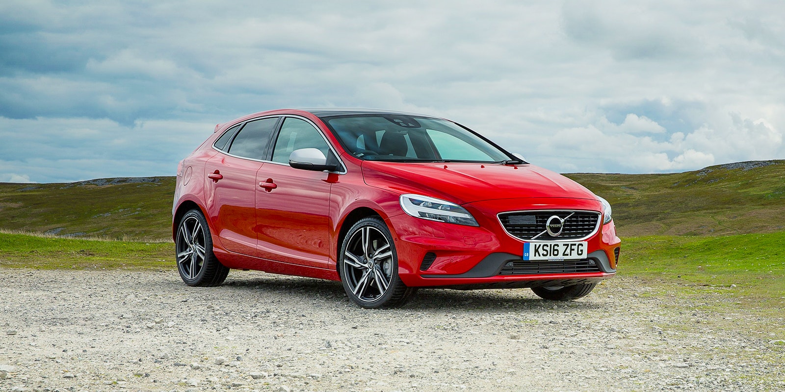 Volvo V40 colours guide and prices | carwow