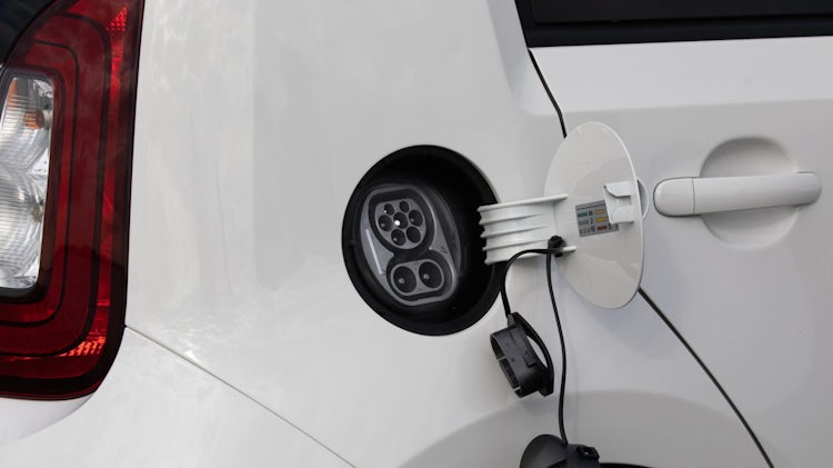 What sockets do electric cars use, and what do they mean?