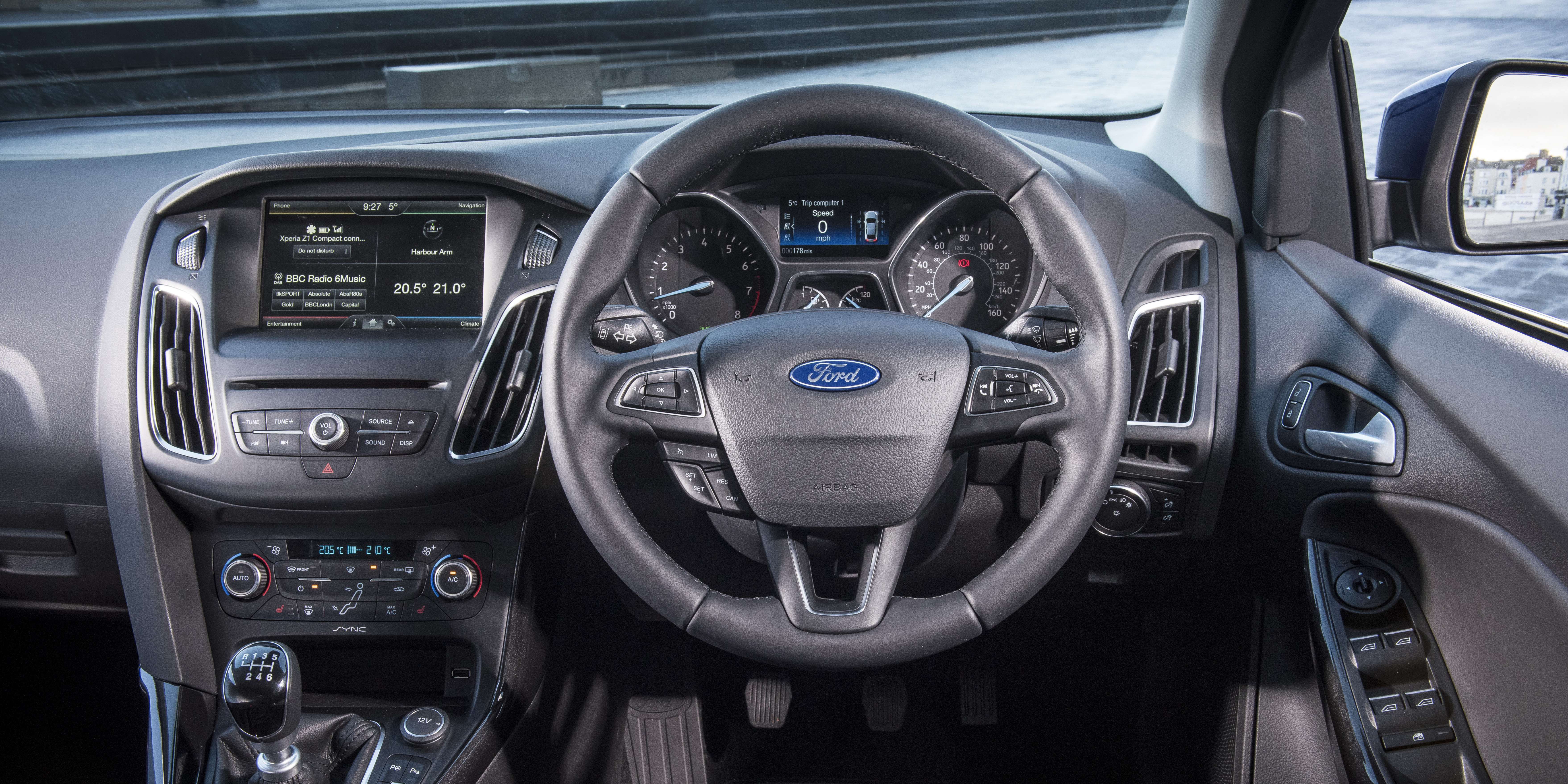 Форд фокус универсал салон. Ford Focus 2017 салон. Форд фокус 3 Титаниум 2015. Форд фокус 2016 салон. Ford Focus 2015 салон.