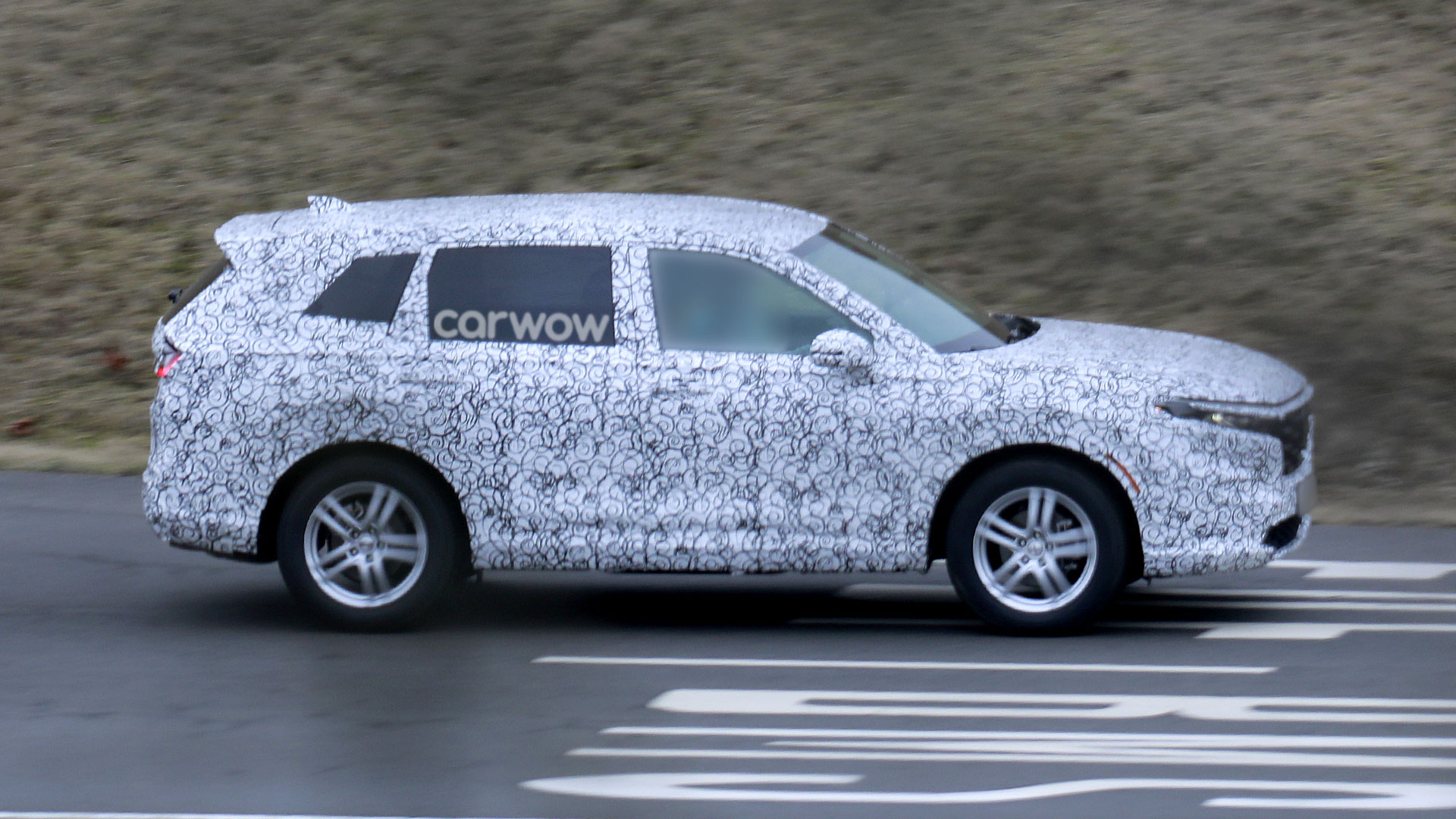 New 2022 Honda CR-V hybrid spotted: price, specs and release date | carwow