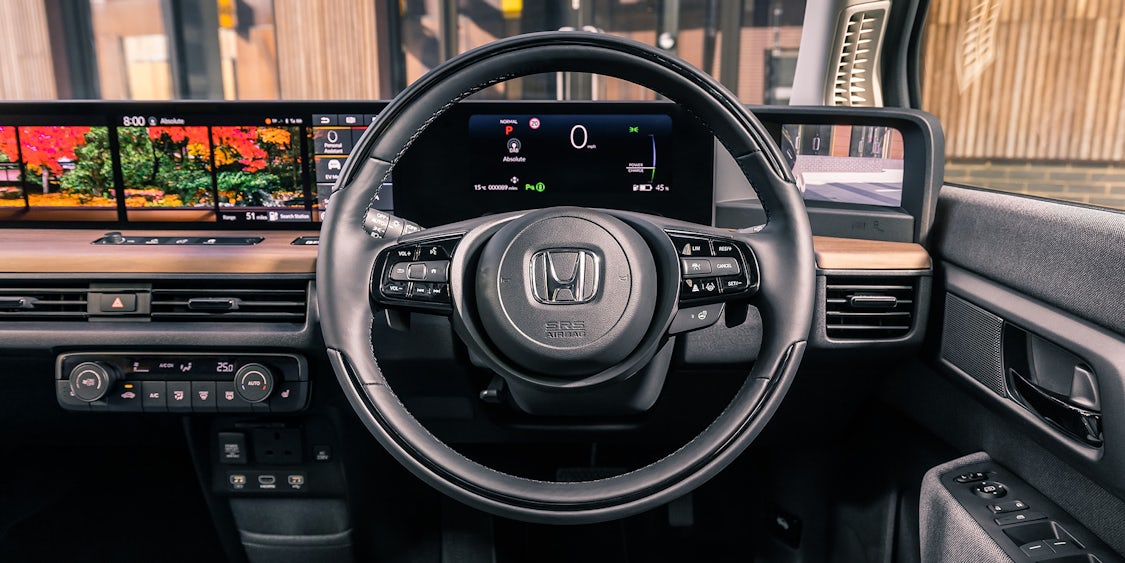 Honda e Interior & Infotainment | carwow