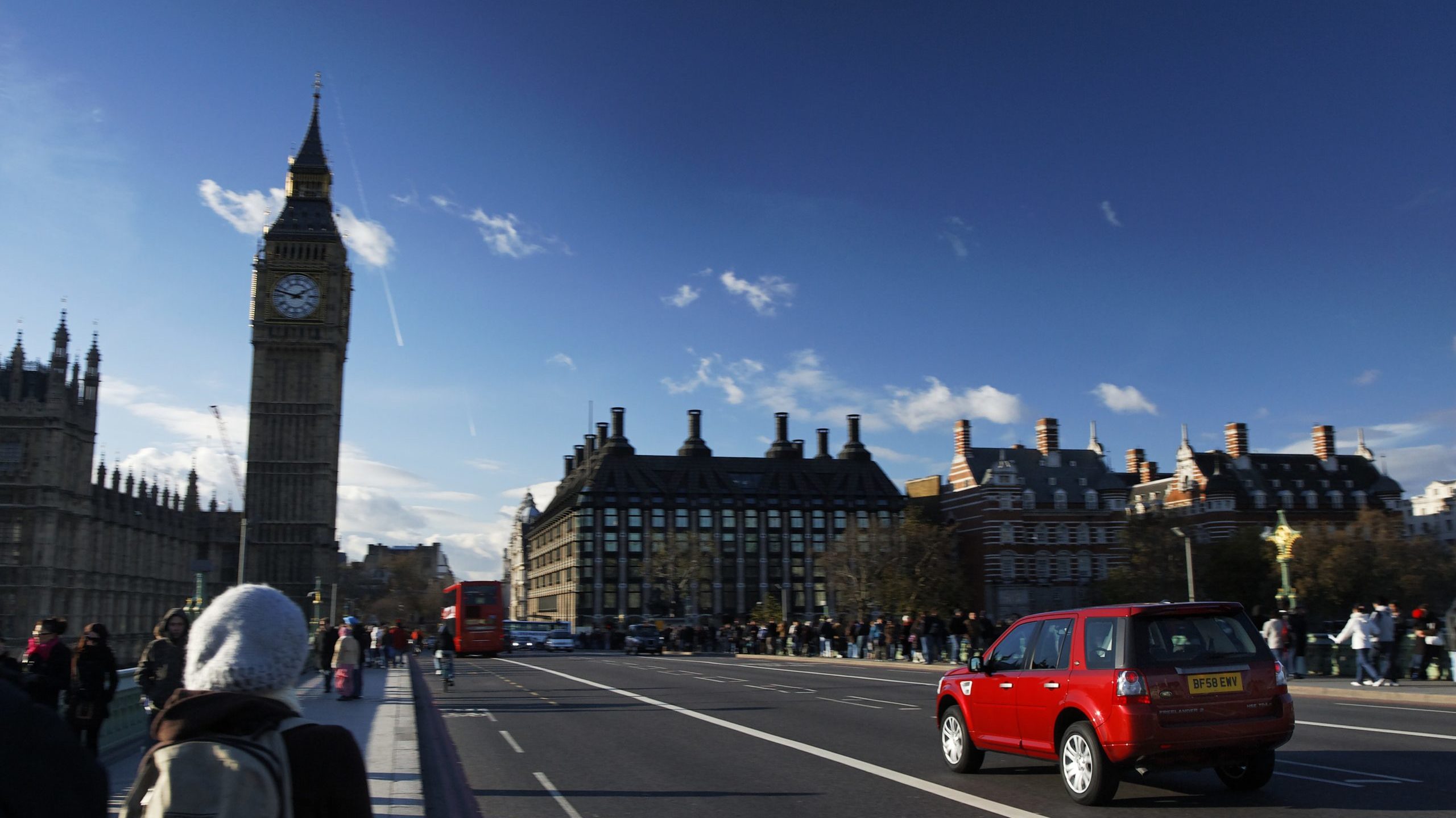 London Considers Charging Drivers On A Pay Per Mile Basis Carwow   London Scaled E1677168970411 