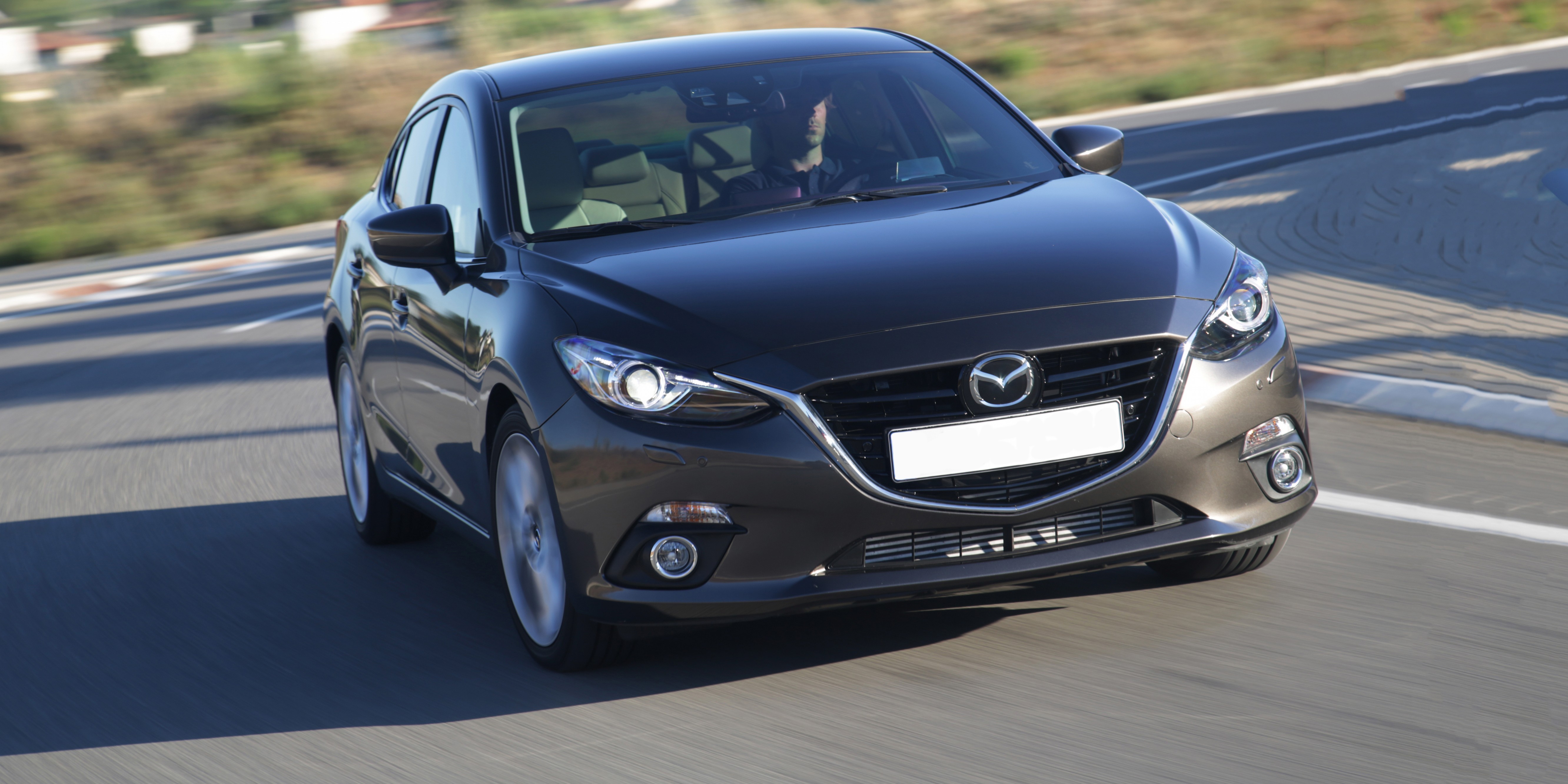 Mazda 3 Fastback Review carwow
