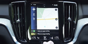 Volvo V60 Interior & Infotainment | carwow Volvo V60 Interior & Infotainment | carwow