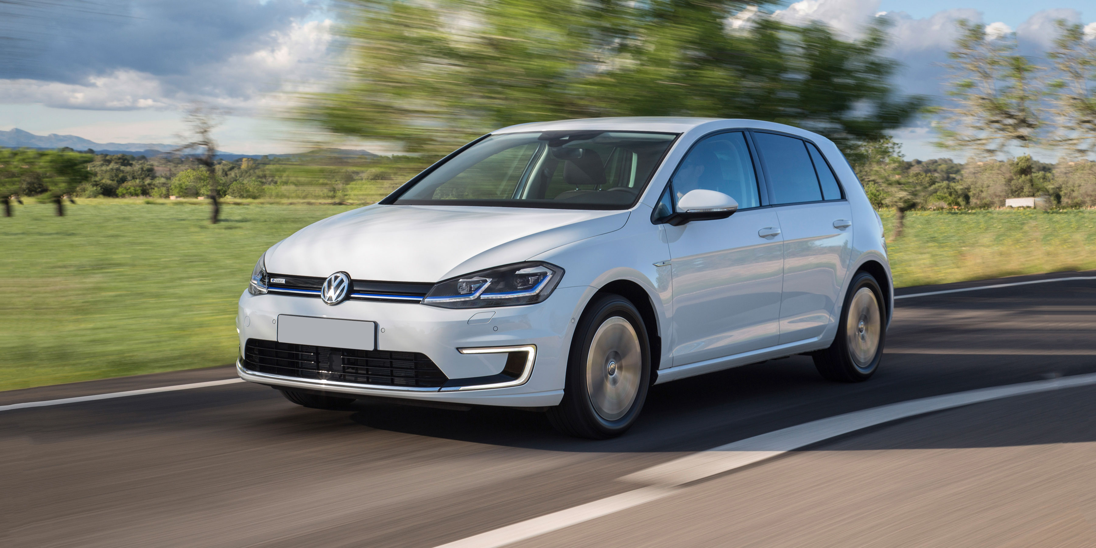 New Volkswagen eGolf Review carwow