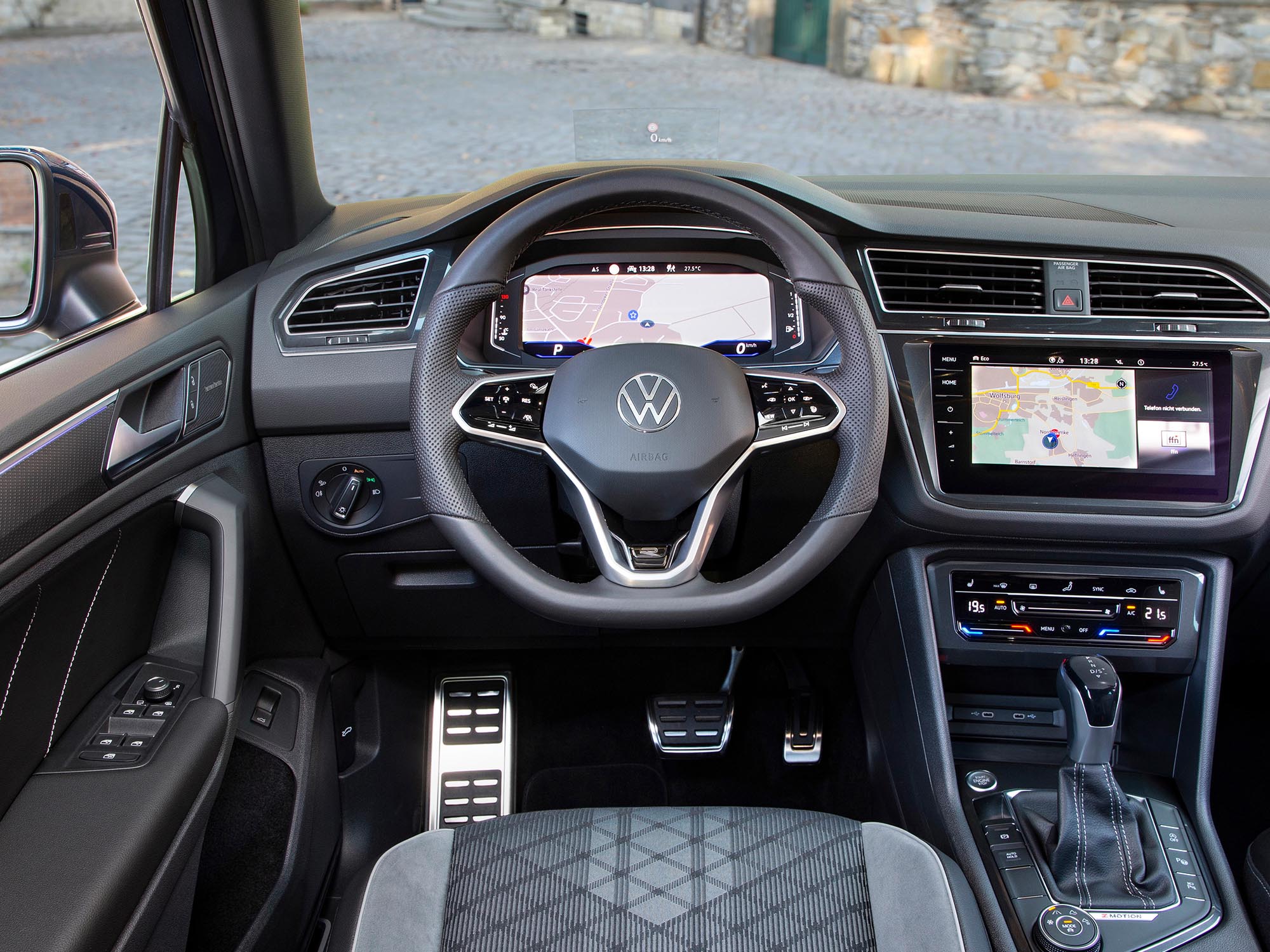 Volkswagen Tiguan Interior & Infotainment carwow