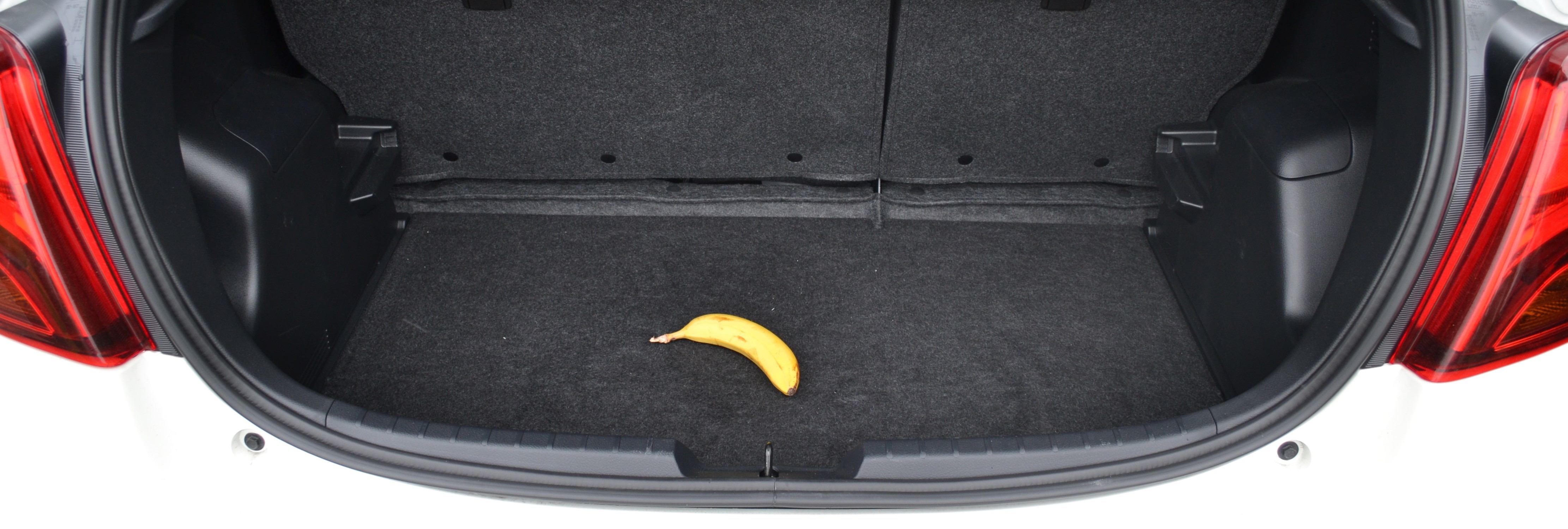 Hybrid driving tips with the Toyota Yaris Hybrid Carwow